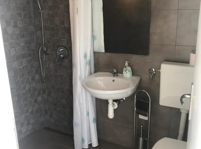 Guest house Hello Ljubljana- Green Way And *